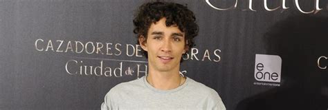 Robert Sheehan Al Rodar Cazadores De Sombras Me Di Cuenta De Que