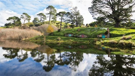 Hobbiton Rotorua Waitomo Caves Bus Tour Days Auckland Return Tour