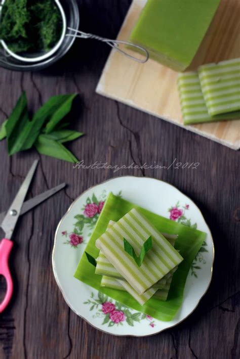 HESTI S KITCHEN Yummy For Your Tummy Kue Lapis Pandan