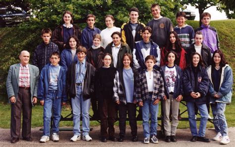 Photo de classe 4è A de 1997 Collège Raymond Loewy Copains d avant