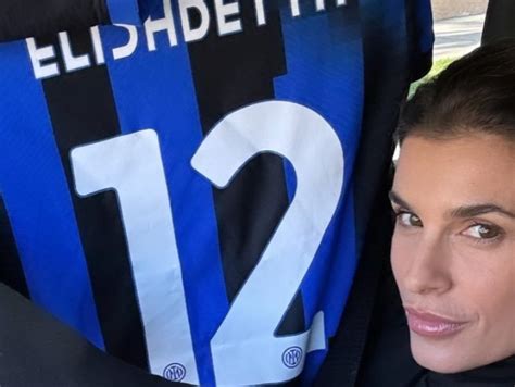 Elisabetta Canalis Dedica D Amore All Inter La Foto Fa Impazzire I