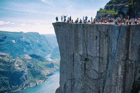 How to Hike to Pulpit Rock in Norway | Earth Trekkers