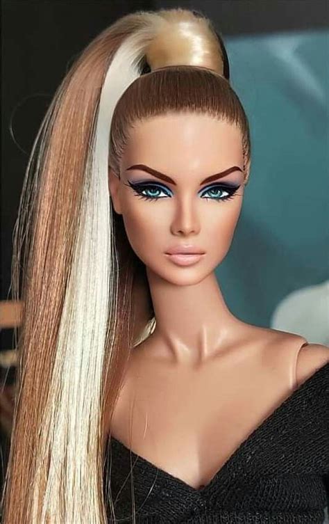 Pin By Mayemy Llamas On Barbie Peinados Barbie Doll Hairstyles Barbie Hair Barbie Hairstyle