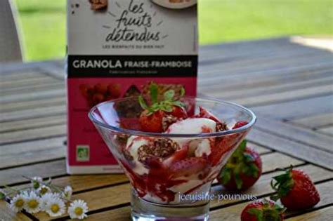 Glace Au Yaourt Fraises Granola Fraise Framboise Les Fruits D Tendus