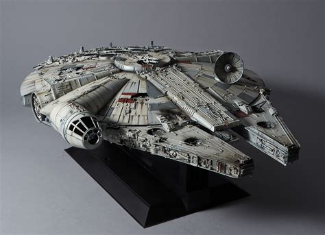 Revell Star Wars Millenium Falcon Perfect Grade Ban Dai