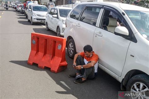 Kepadatan Lalu Lintas Jalur Puncak Bogor Antara News