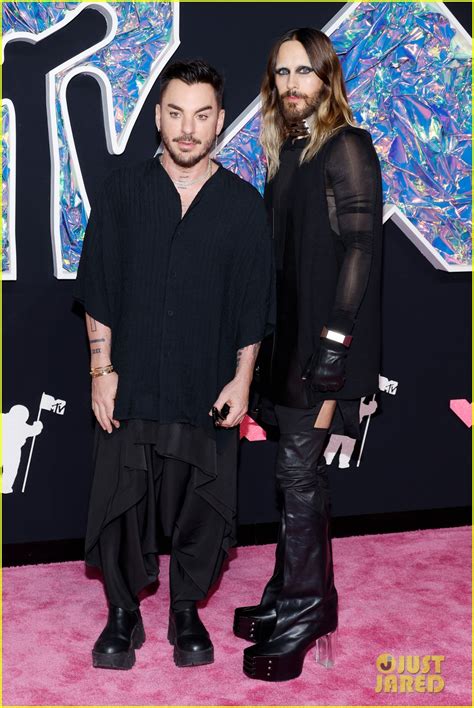 Jared Leto Sports Dark Eyeshadow Heeled Boots For Mtv Vmas With