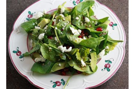 Foodista Recipes Cooking Tips And Food News Arugula Salad With Pomegranate Avocado And