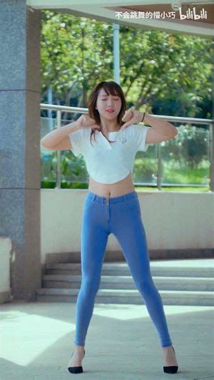 Watch 牛仔裤战神 懵小巧 牛仔裤 美女 女神 Asian Porn SpankBang