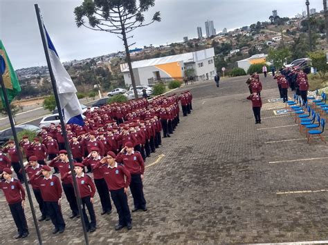 CVM Cescage promove homenagem pelo Dia do Soldado Colégio Vila Militar