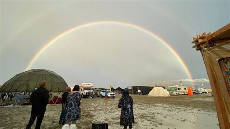 Burning Man entenda o que é o festival que deixou mais de 70 mil