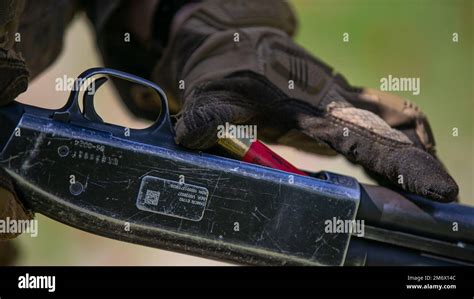 Mossberg 500 Shotgun Hi Res Stock Photography And Images Alamy