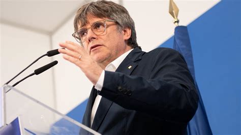 Puigdemont tiene cada vez más delitos