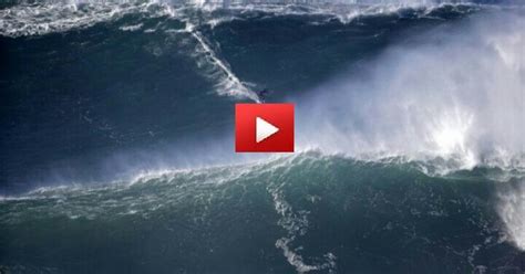 Onde Giganti Come Tsunami Surf Estremo In Portogallo Video Centro