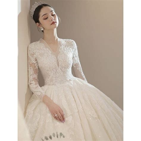 Runhufu Wedding Dress Long Sleeve New Winter V Neck Flower Ball