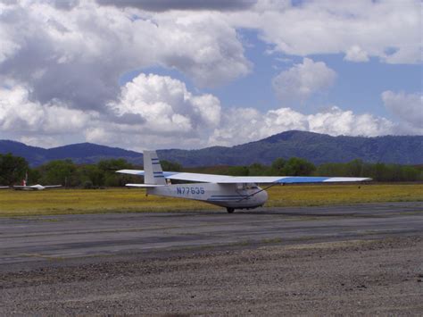 Glider landing Free Photo Download | FreeImages