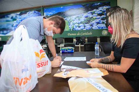 Continua A Troca De Alimentos Por Ingressos Do Natal Luz Jornal