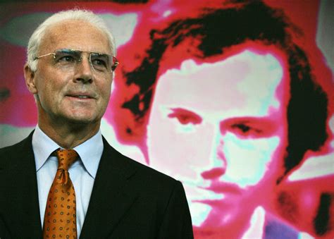 Franz Beckenbauer bicampeão mundial e lenda do futebol alemão morre