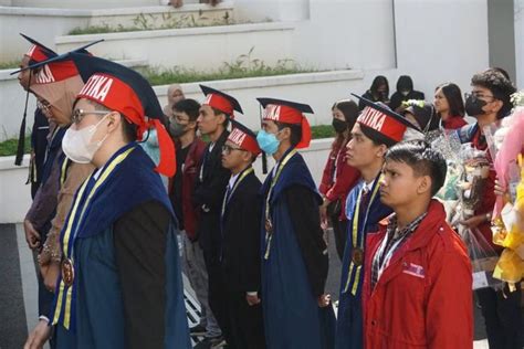 Foto Rayakan Momen Kelulusan Itb Gelar Wisuda April Dengan