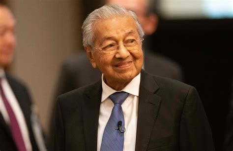 Lima Tun Mahathir Terima Anugerah Harian Metro