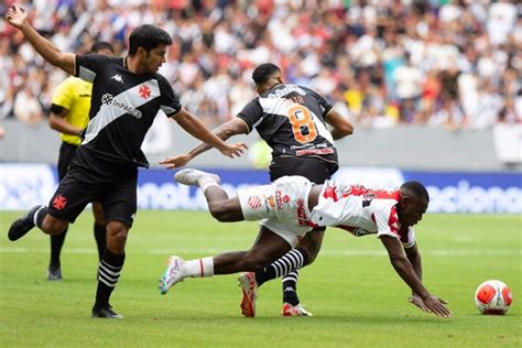 Eletrizante Bangu e Vasco empatam em 2 x 2 no Mané Garrincha Metrópoles