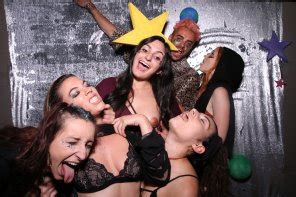 Group Flash Porn Pic