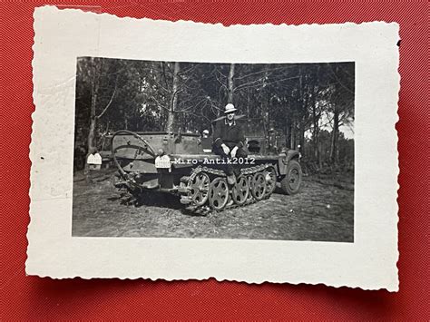 Foto Wk Sonder Kfz Halbkette Soldat Mit Tropenhelm Postimages