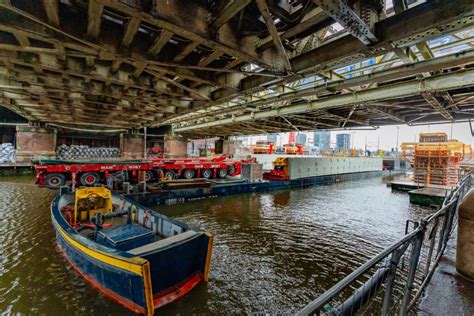 Een Echte Mammoetklus Mammoet Vervangt Vijf Bruggen Bij Amsterdam