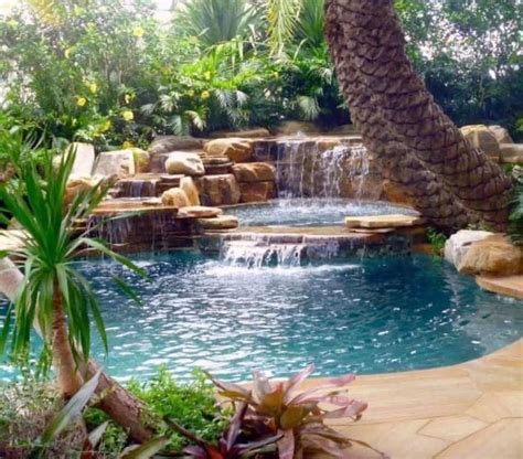 Pin di firas Azeez su منشورات من خلالك Cascate in giardino Piscina