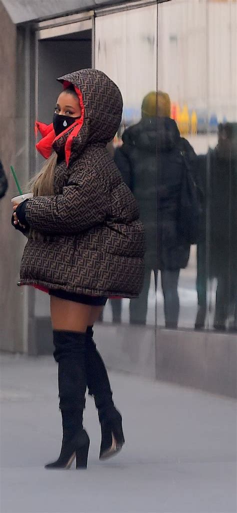 Ariana Grande Out And About In New York 01012019 Hawtcelebs