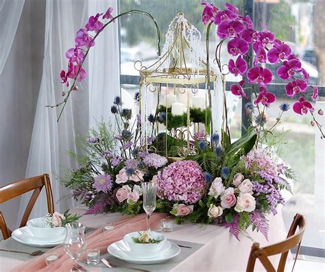 berbagai rangkaian bunga anggrek bulan  momen valentine trubus