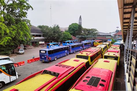 Arus Mudik Di Dua Terminal Bus Bandung Kondusif ANTARA News Jawa Barat