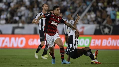 Botafogo X Flamengo Vitor Pereira Ganha Dois Refor Os Para Cl Ssico