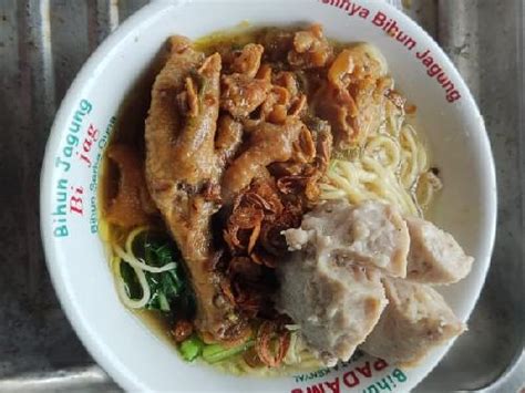 10 Rumah Makan Mie Ayam Bakso Ceker Ayam Favorit di Jakarta ...