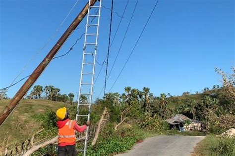 Foto Gardu Terdampak Badai Seroja Diperbaiki Pln Listrik Di