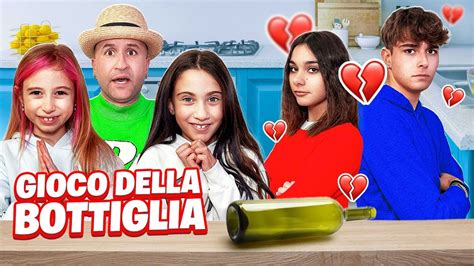 Giochiamo Al Gioco Della Bottiglia Gigante Con Giada E Mamma Nadia E