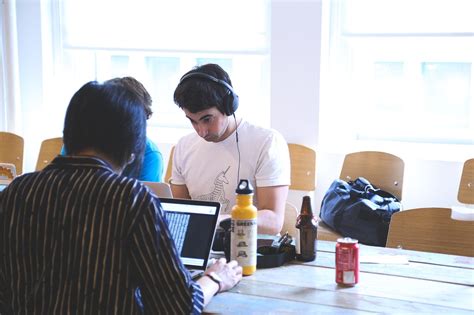 Fazer Amizades No Trabalho Um Problema Dicas Profissionais