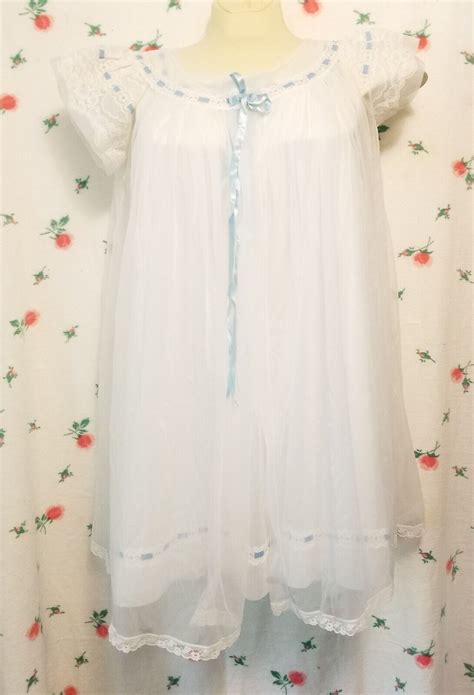 Vintage Miss Elaine Chiffon Peignoir Gown Nylon Robe Gem