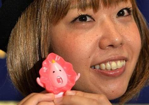 Artista Japonesa Que Criou Objetos Em Formato De Vagina Condenada Por Crime