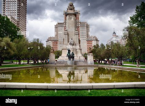 Miguel De Cervantes Saavedra Statue Hi Res Stock Photography And Images