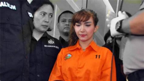 Roro Fitria Mulai Nyaman Di Dalam Sel Tahanan ShowBiz Liputan6