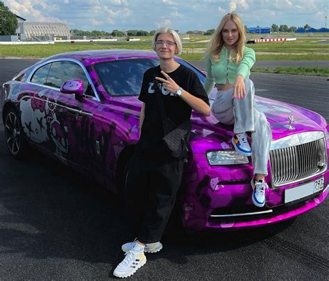 From Porsches to Bentleys, a large number of high-end luxury cars are ...