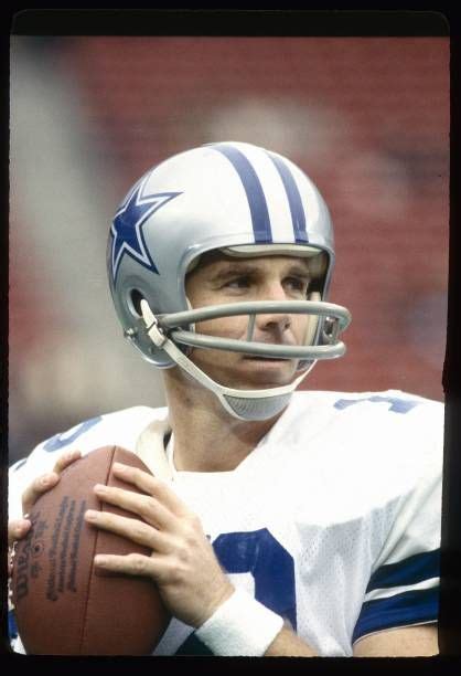 979 Roger Staubach Photos And Premium High Res Pictures Getty Images