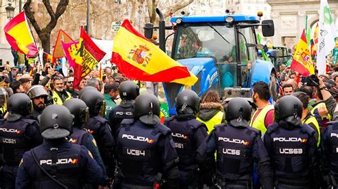 Proteste In Spanien Gehen Weiter Frankreich Kommt Bauern Mit Reform