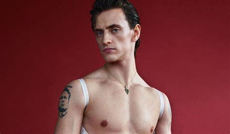 Sergejus Poluninas tatuiruotas rusų šokėjas kuris privers jus svajoti