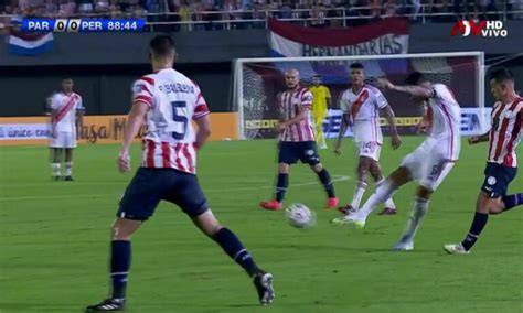 Paolo Guerrero Casi Enmudece A Paraguay Con Tremendo Remate Al