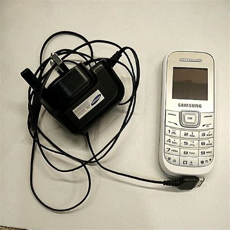 Samsung GT E1200, Computers & Tech, Parts & Accessories, Computer Parts ...