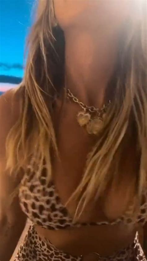 Heidi Klum Shaking Her Big Tits Video Fappenist