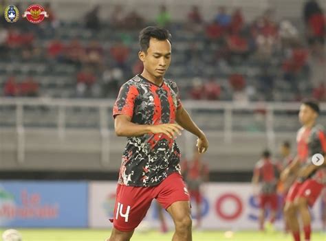 Robi Darwis Cetak Assist Melalui Lemparan Jarak Jauh Saat Timnas