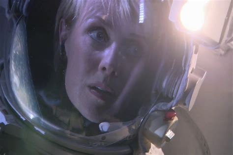 Samantha Carter Amanda Tapping On An Eva In The Stargate Sg1 Episode